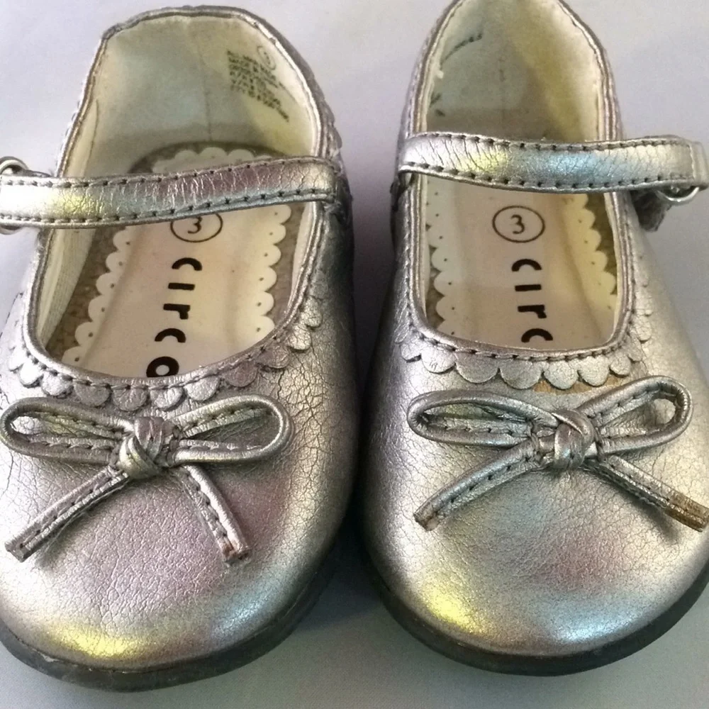 CIRCO Metallic Gold Baby Shoes size 3 Corcoran